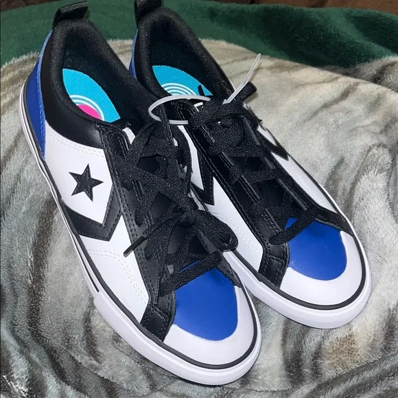 New Black and Blue Star Converse Sneakers Size 4 - Picture 1 of 5